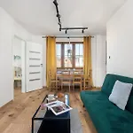 Comfortable Two-bedroom In By Renters *