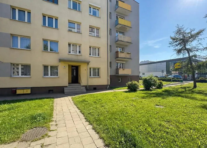 Comfortable Two-bedroom In By Renters Apartmán Poznaň